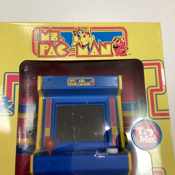 Ms. PAC- MAN Retro Mini Arcade Classics Hand Held Game- New Basic Fun Vintage - Picture 8 of 9